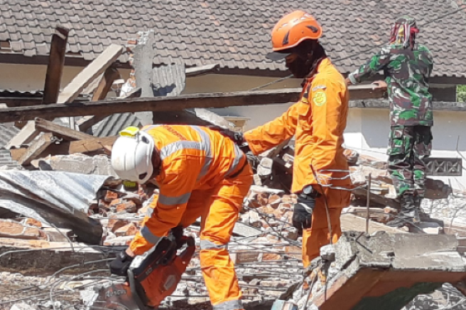 Third earthquake and aftershocks hit Indonesian Island of Lombok