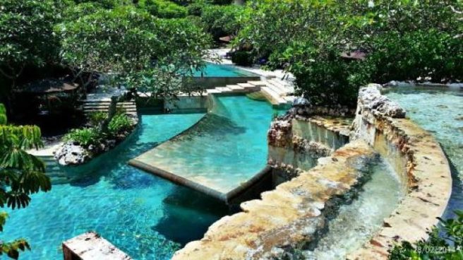 To encourage people to live in the moment, Bali resort BANS phones