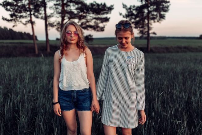THIS gender are more likely to ask for their partner’s passwords